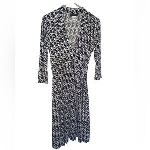 Alyn Paige wrap dress size Medium